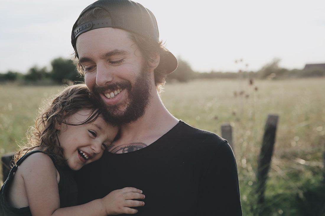 ensaio fotografico familia pai e filha no campo