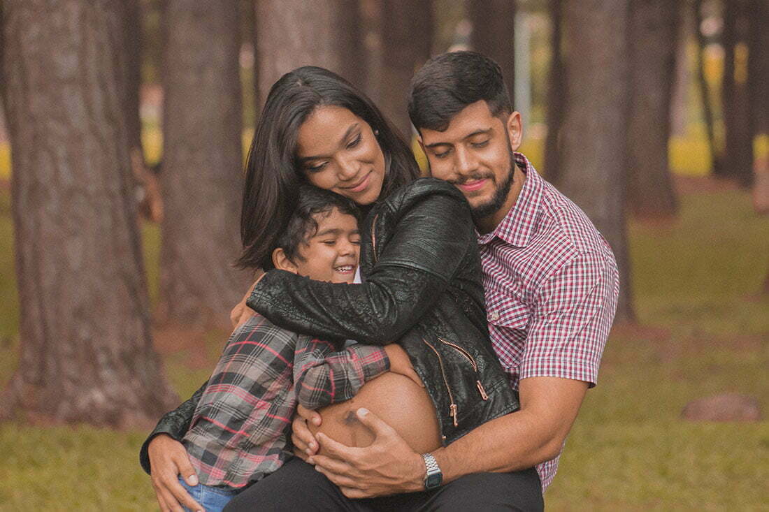 ensaio fotografico familia pai, criança, mãe grávida