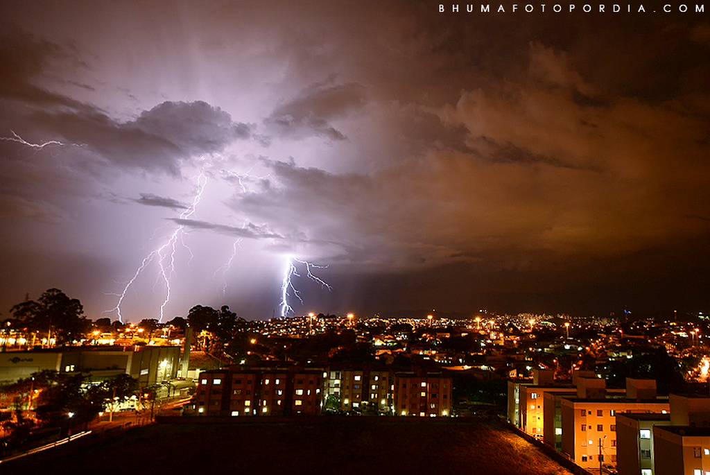 Fotos de Paisagens Raios a Noite em Belo Horizonte por Charles Torres