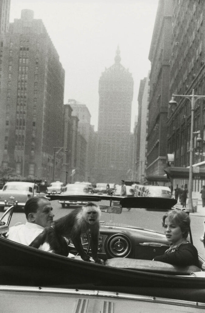 O legado único de Garry Winogrand na fotografia de rua
